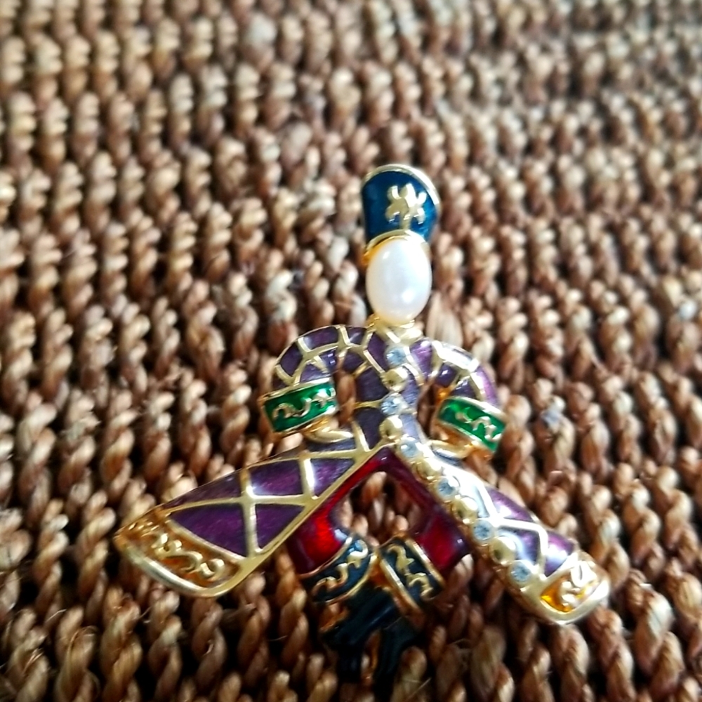VTG Joan Rivers Brooch